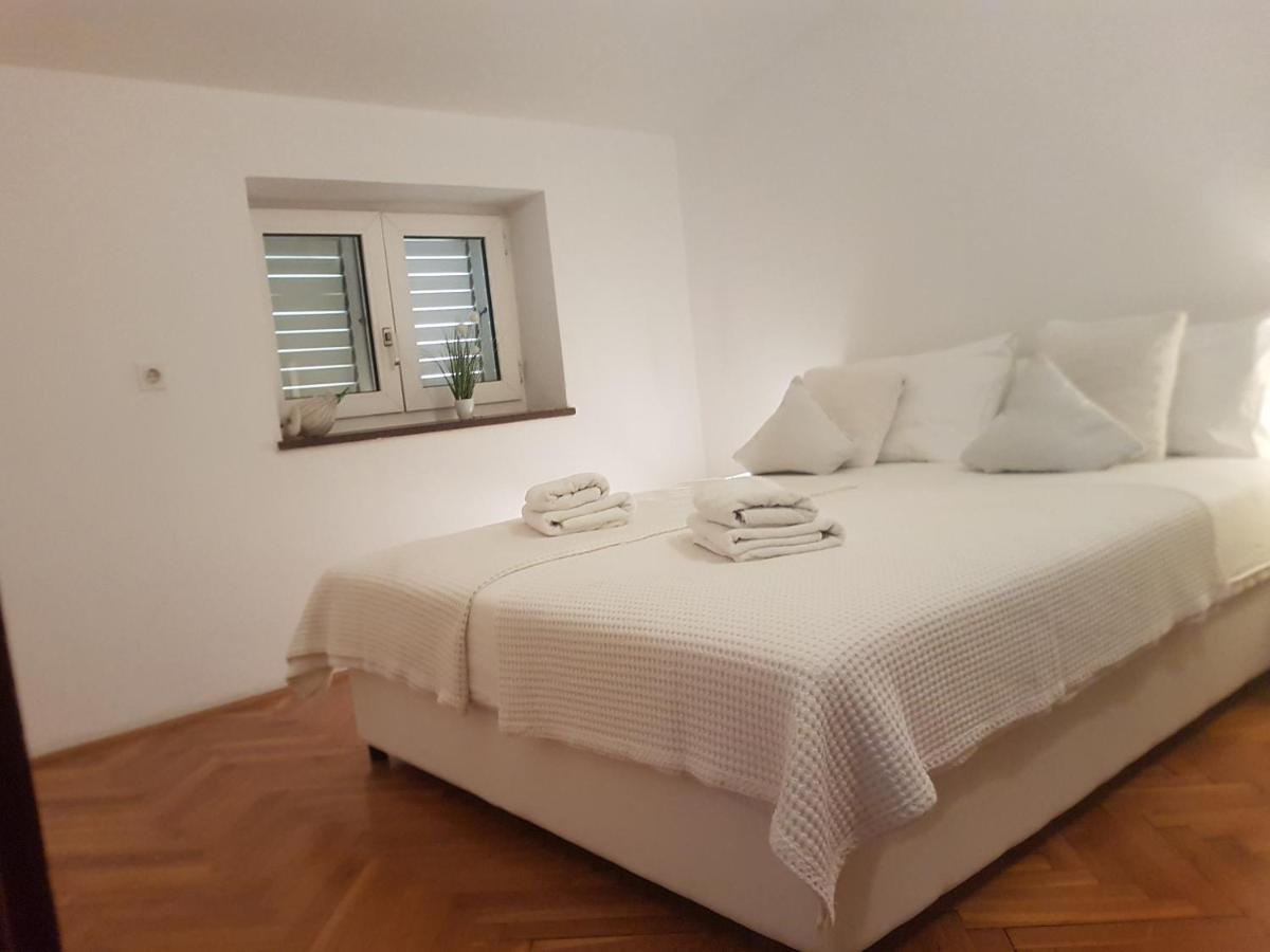 Barun Apartments คาชเตลา ภายนอก รูปภาพ